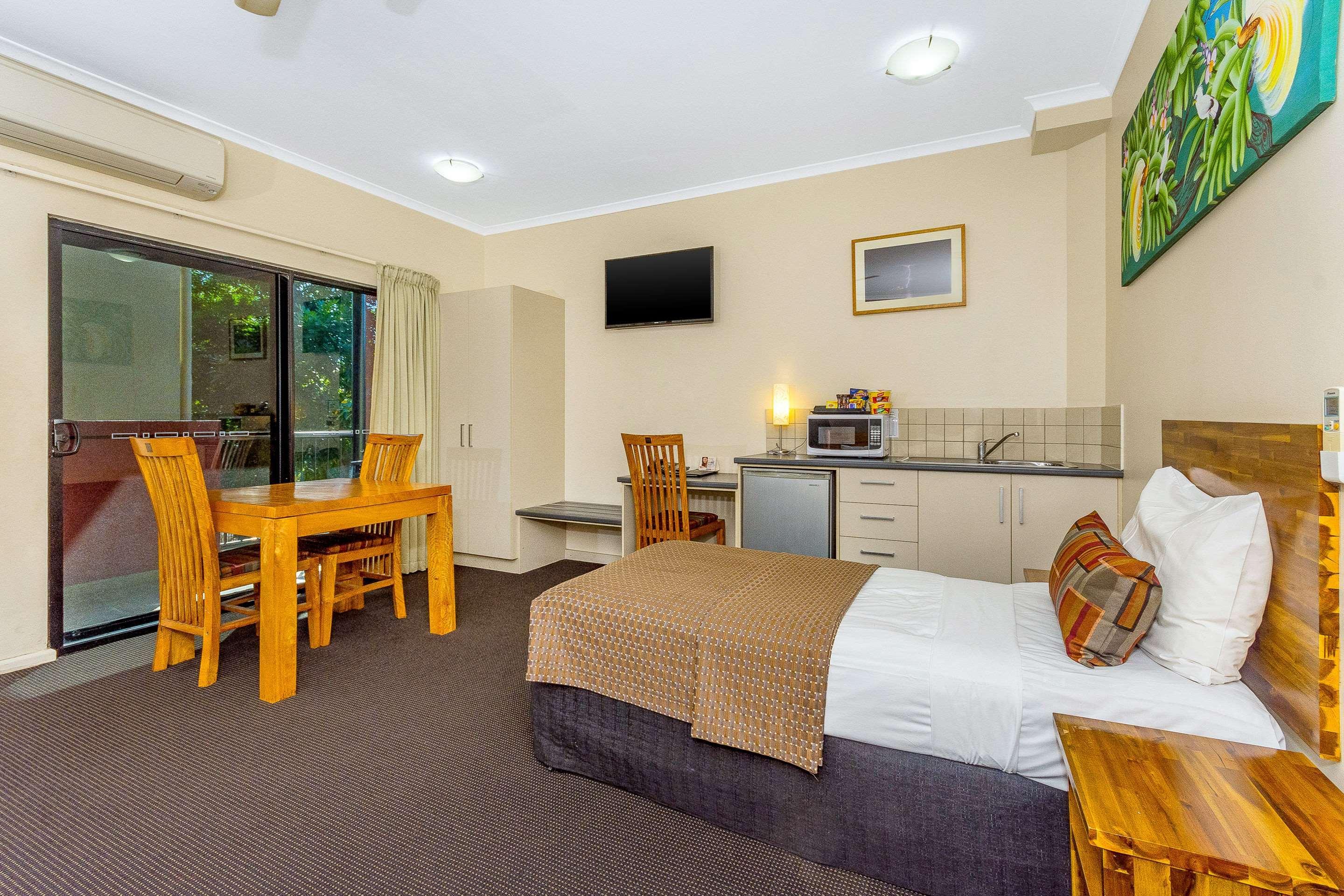 Quality Hotel Darwin Airport Екстериор снимка Studio Suite