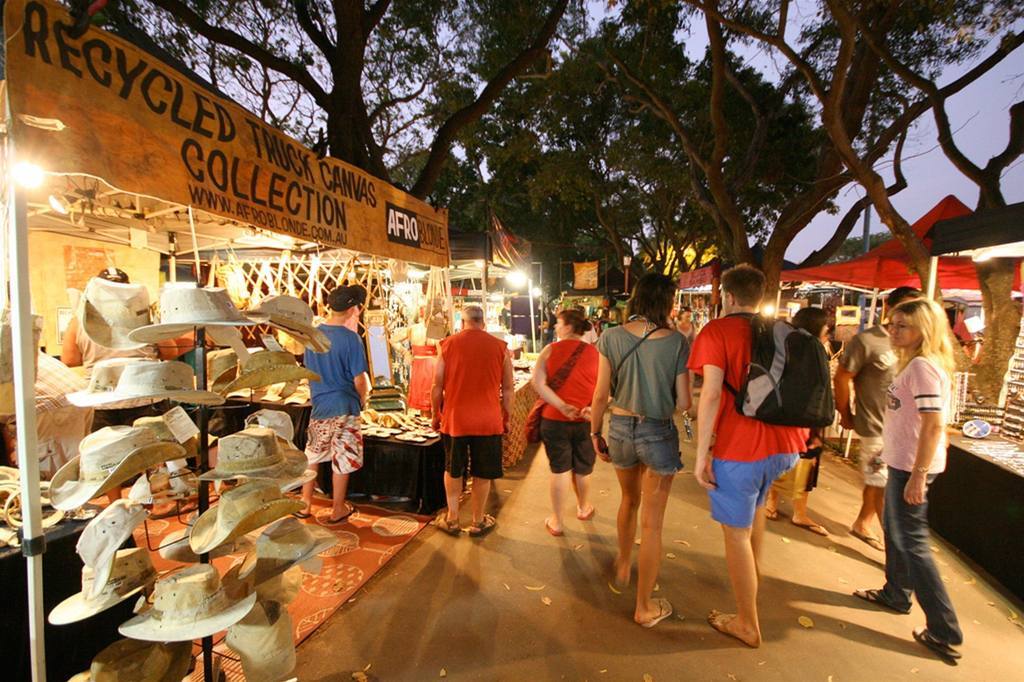 Quality Hotel Darwin Airport Съоръжения снимка The Night Market
