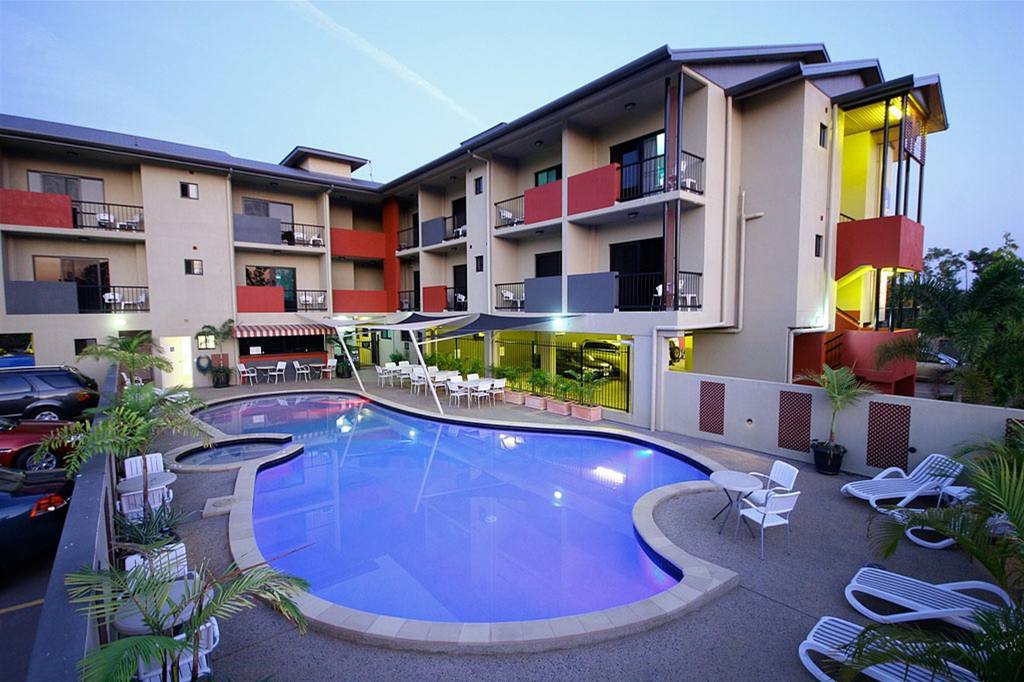 Quality Hotel Darwin Airport Съоръжения снимка The hotel's pool