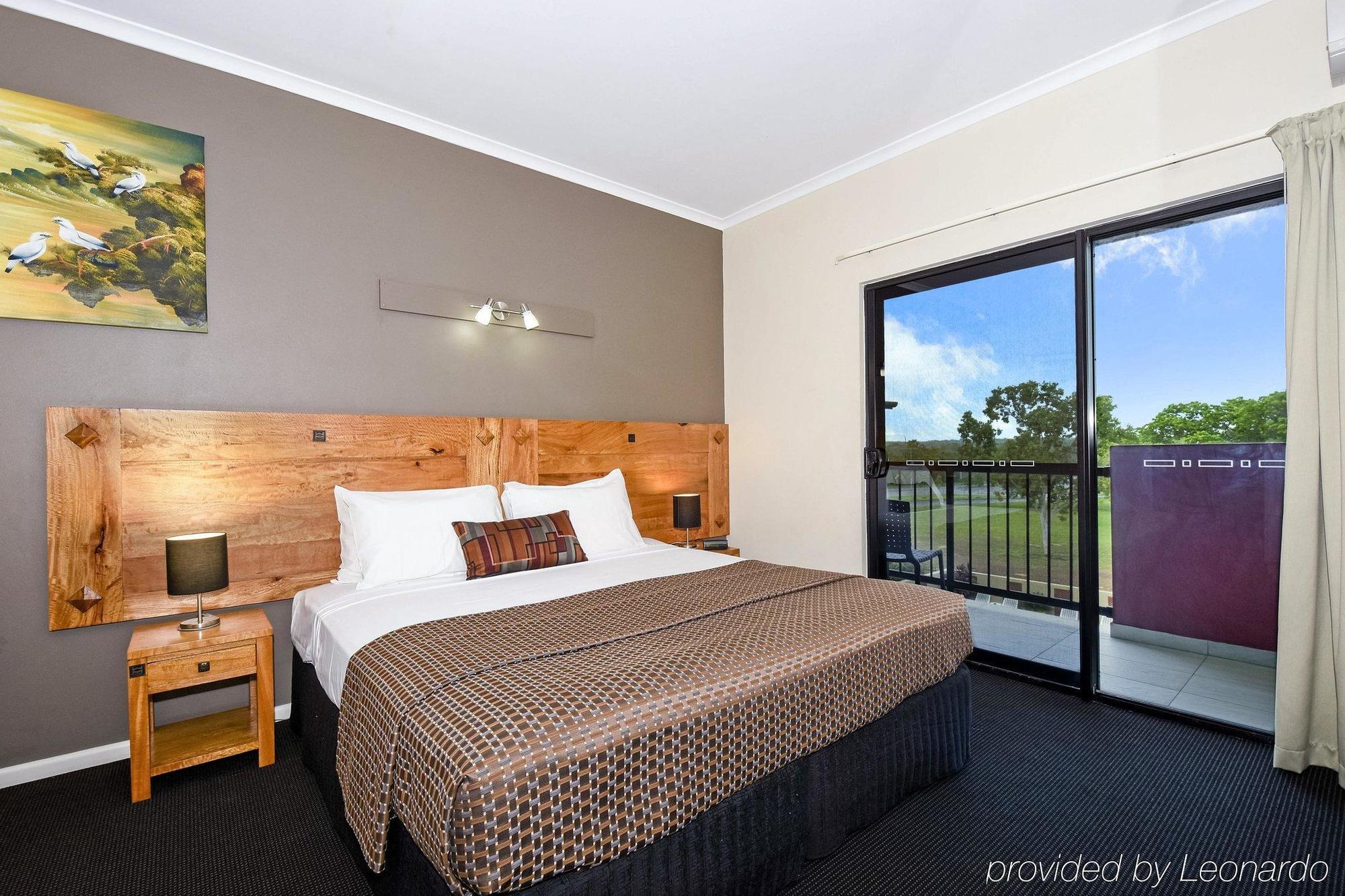 Quality Hotel Darwin Airport Екстериор снимка A bedroom at the hotel