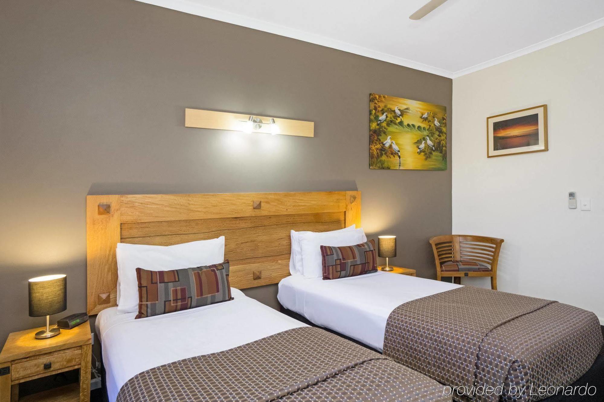 Quality Hotel Darwin Airport Екстериор снимка A room at the hotel